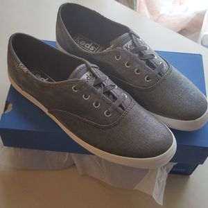 New in Box Keds Shoes in Gunmetal Size 6